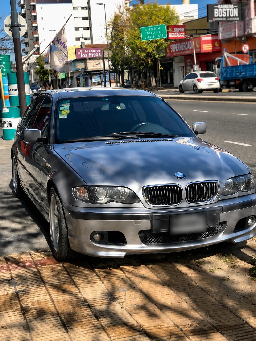 BMW 330 2004